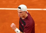 AYXapp下载-日本网球队鏖战法国网球队，西西帕斯统治全场