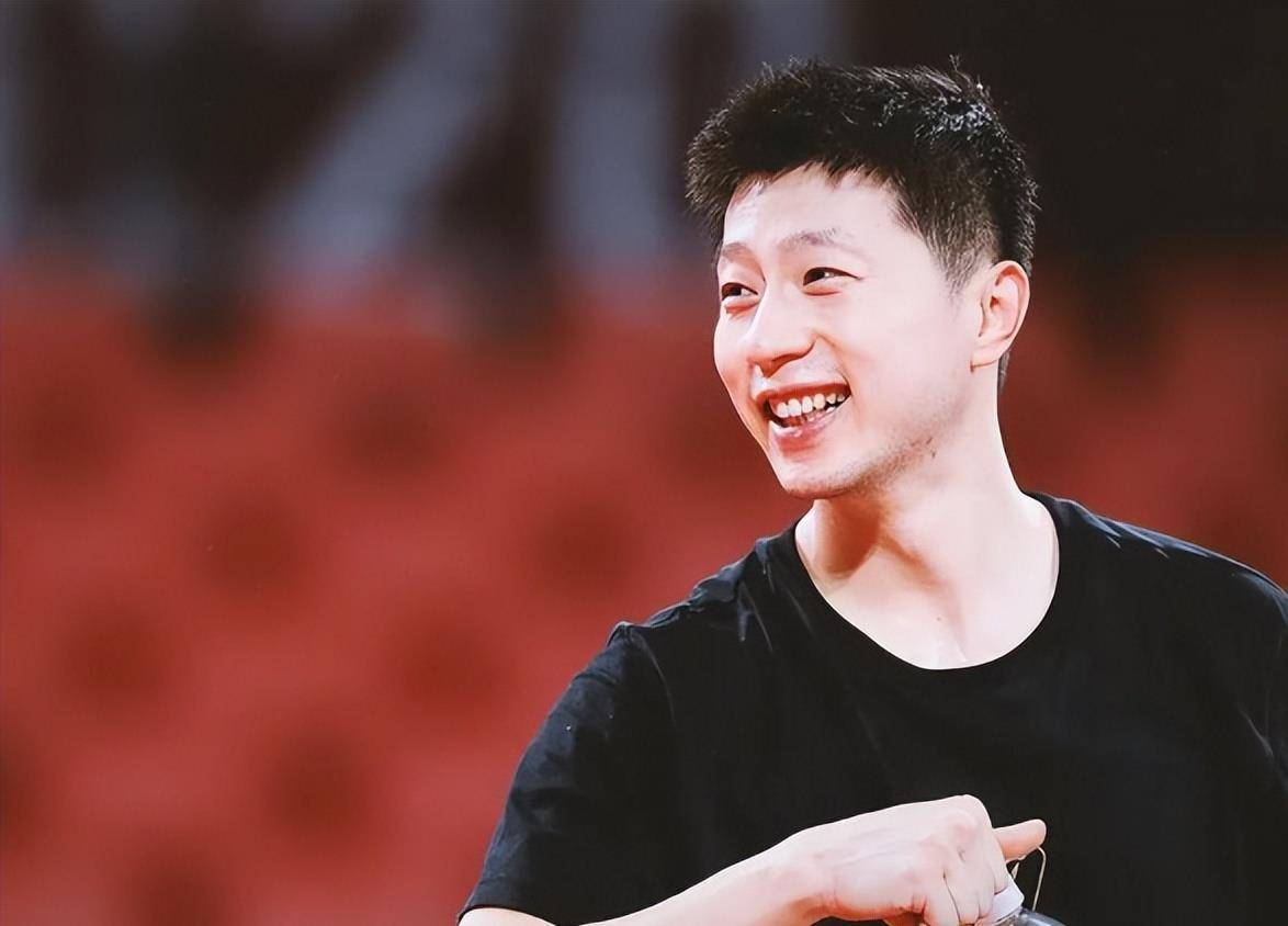 波兰队鏖战奥地利队，马龙关键制胜