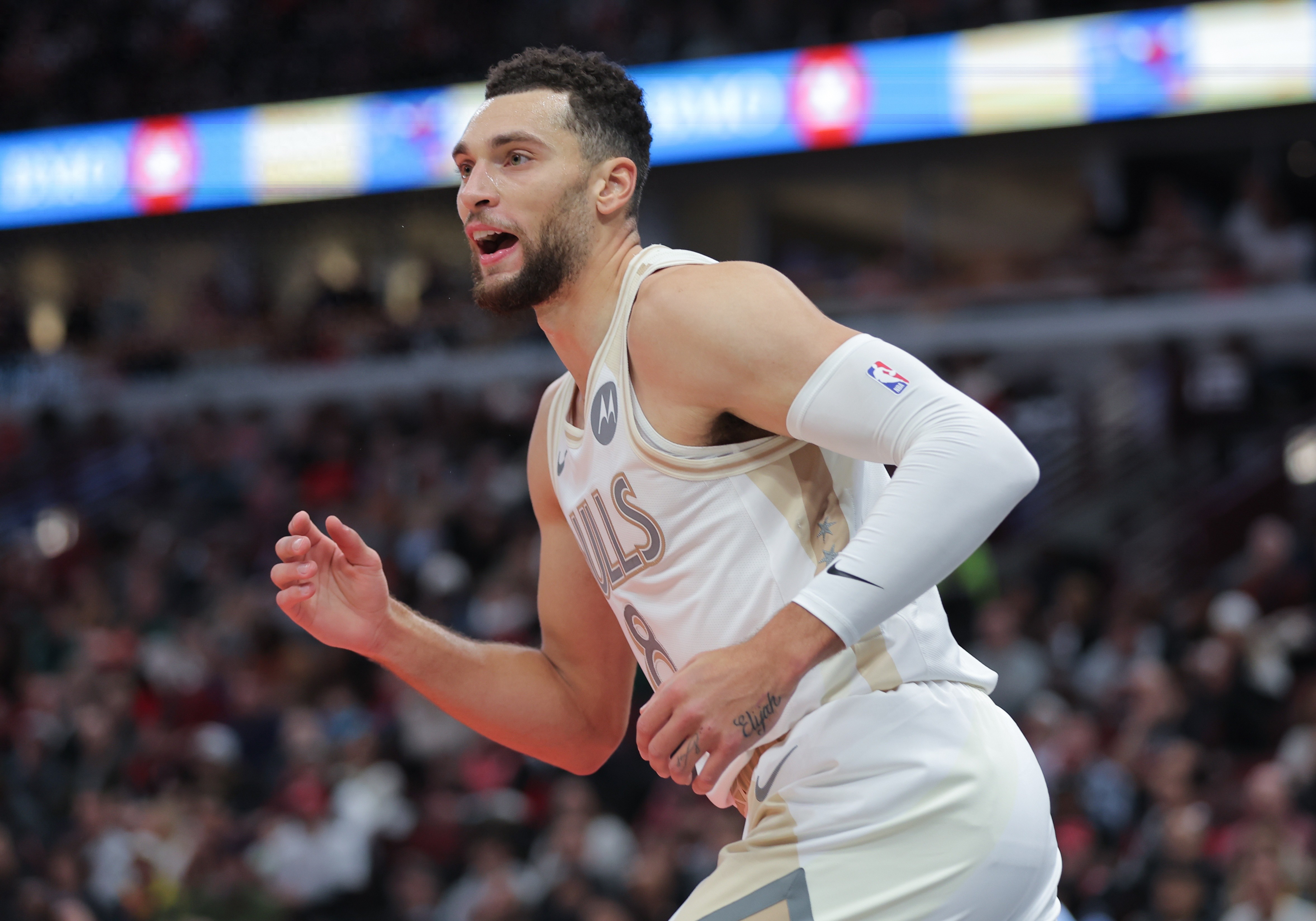 北京队鏖战浙江队，拉文状态火热