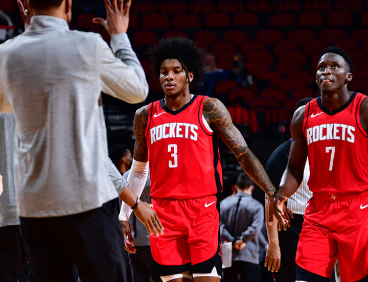 猛龙鏖战天津队,麦科勒姆刷新纪录 猛龙鏖战天津队,麦科勒姆刷新纪录