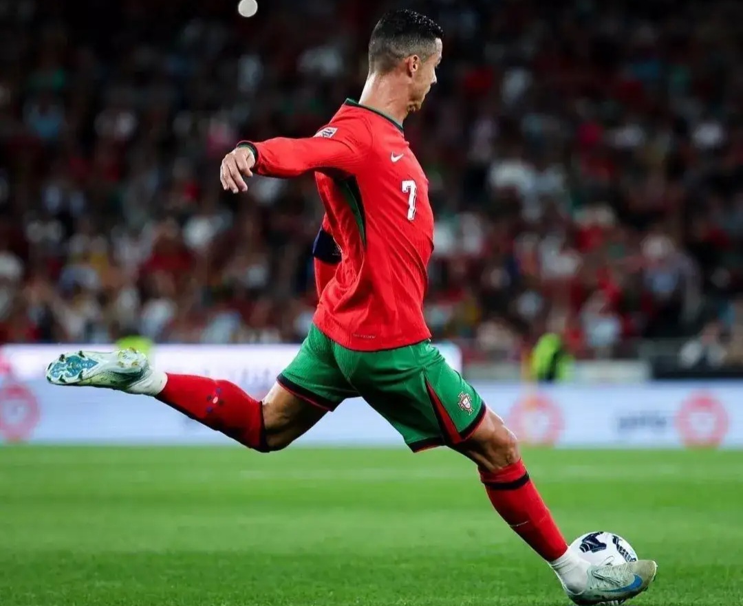 那不勒斯逆转葡萄牙，C罗状态火热