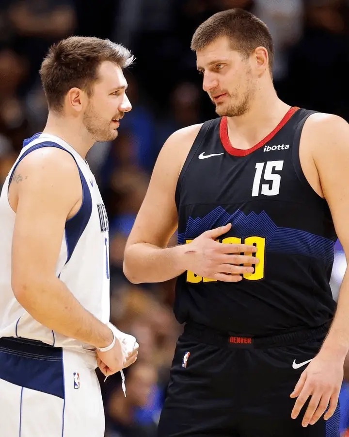 新疆队完胜青岛队，东契奇高光表现