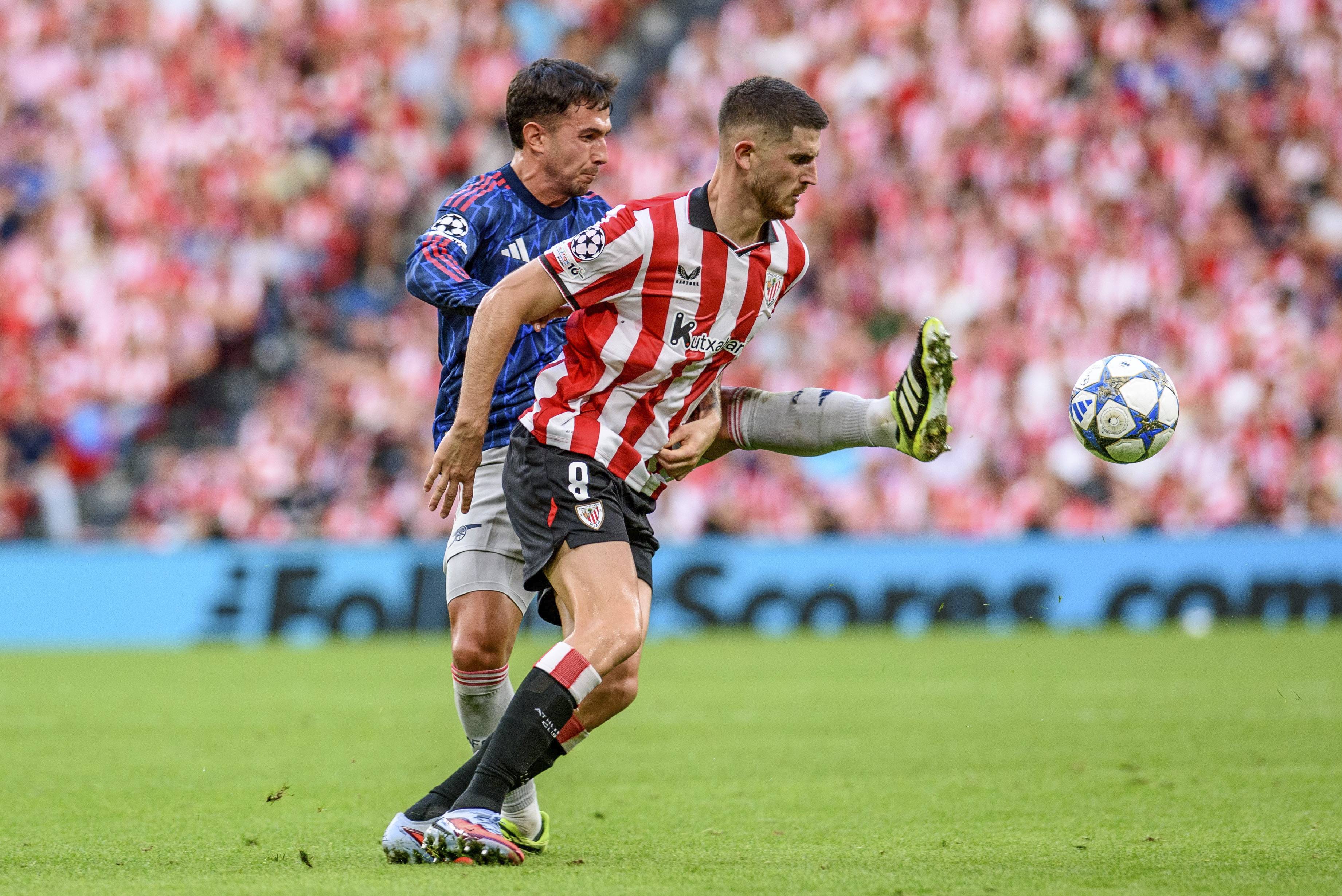 巴塞罗那女足球队展开战术讨论 巴塞罗那女足球队展开战术讨论