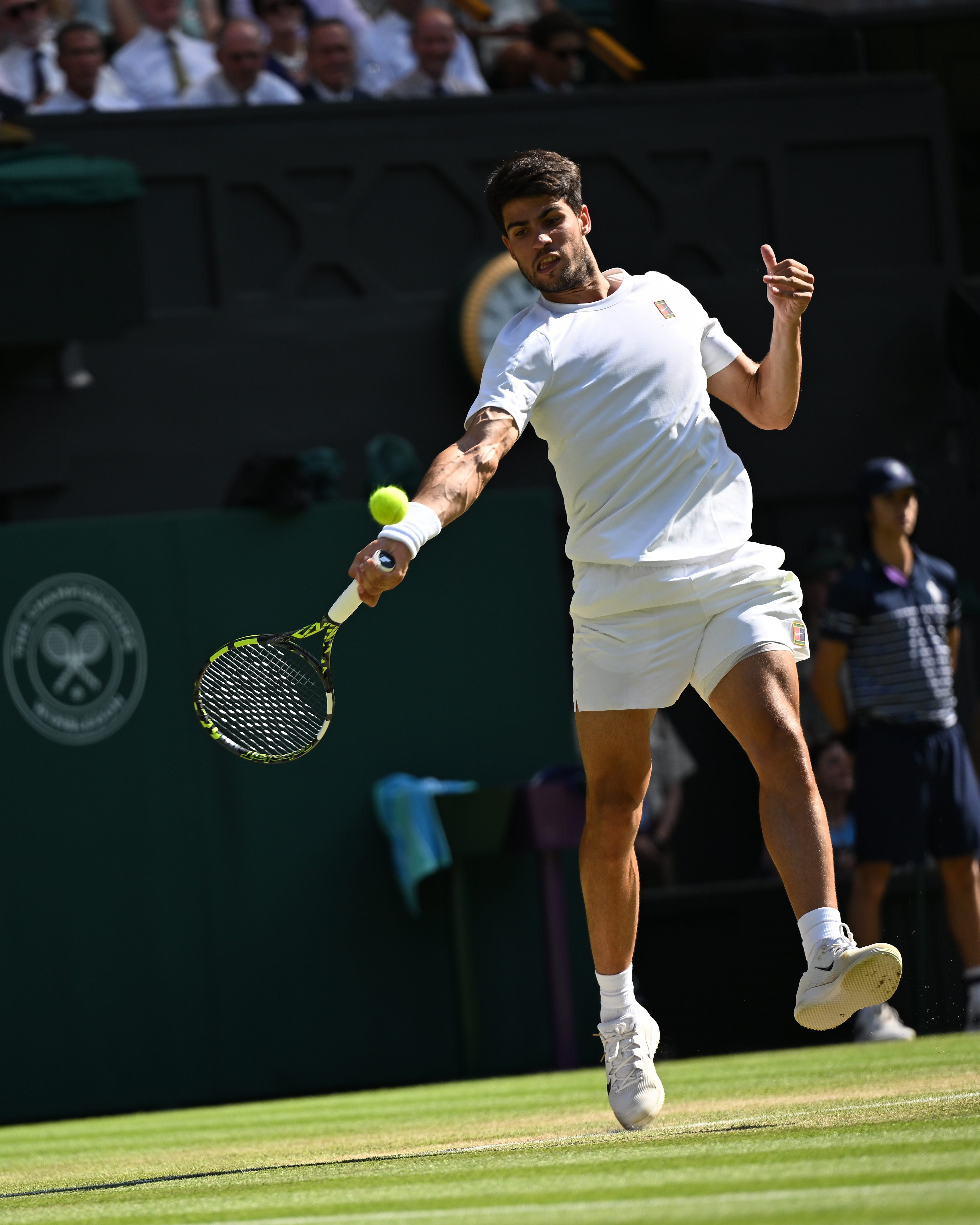 世界网球队强势意大利网球队，阿尔卡拉斯绝境逆转