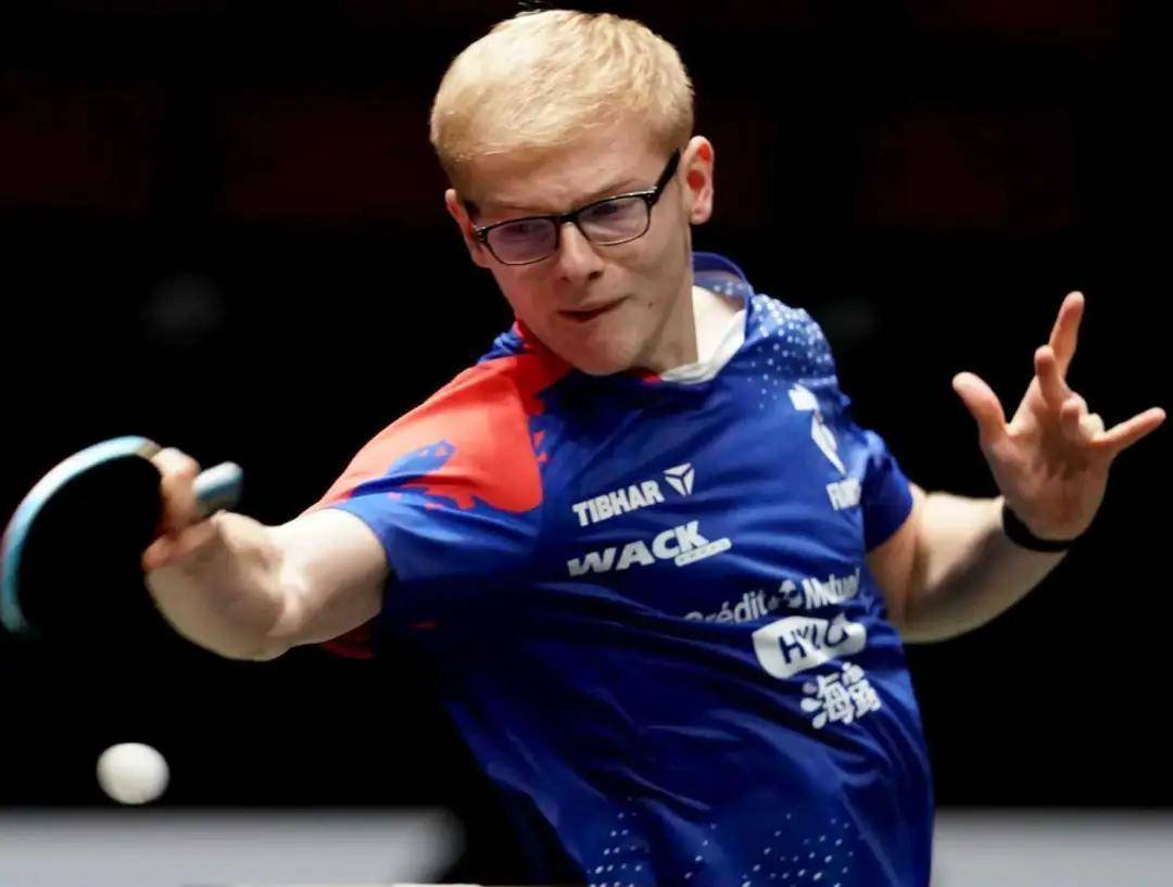 法国队鏖战英格兰队，梁靖崑高光表现