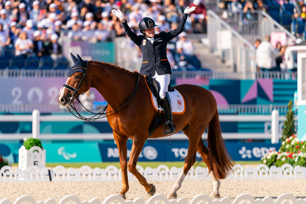 索马里选手顽强拼搏,成功进入射击项目决赛 索马里选手顽强拼搏,成功进入射击项目决赛