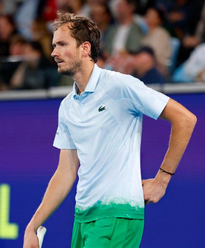 世界网球队爆冷意大利网球队，梅德韦杰夫关键制胜