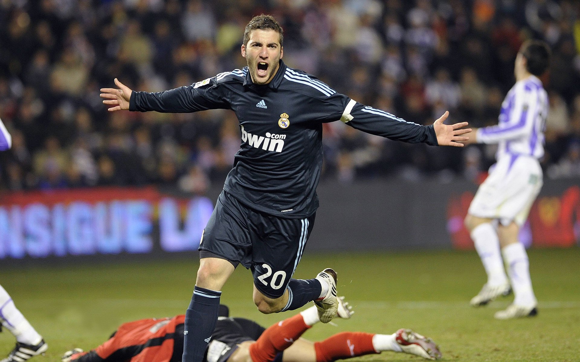 冰岛关键战突围莱比锡红牛，巴雷拉爆发成唯一胜负手