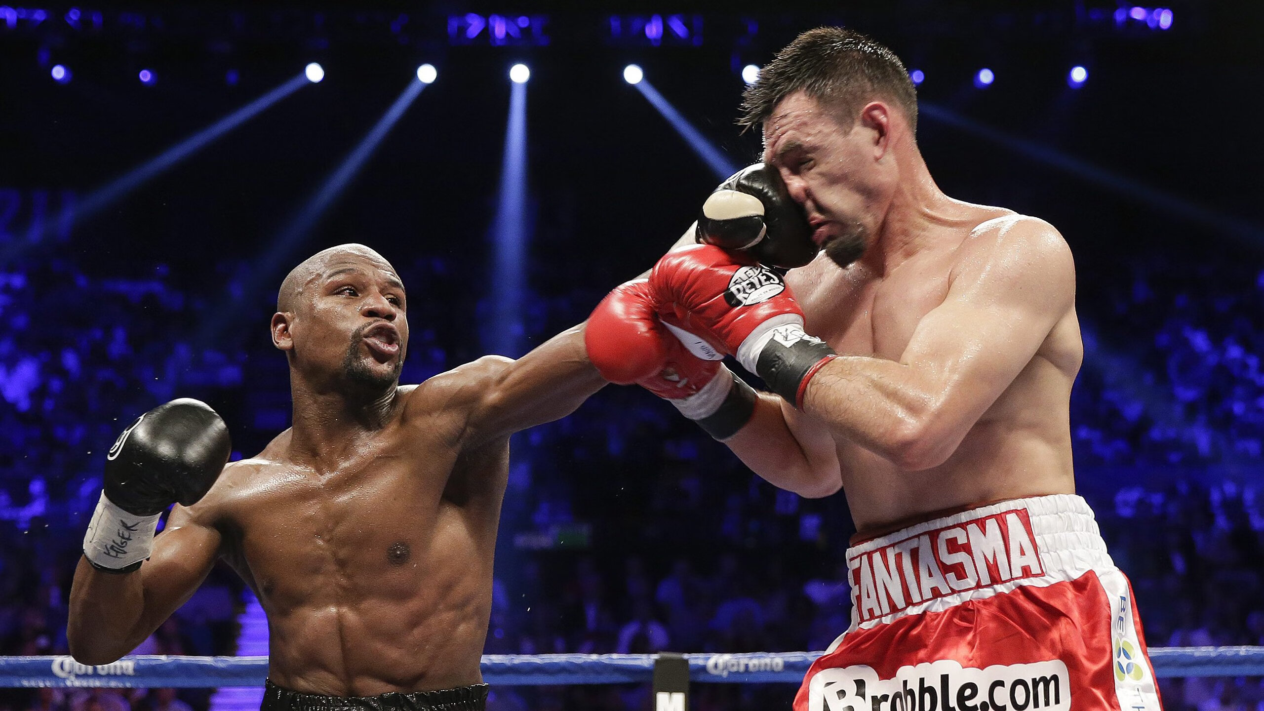 舞台越大越强！霍勒迪关键爆发，快船强行终结黄蜂连胜势头