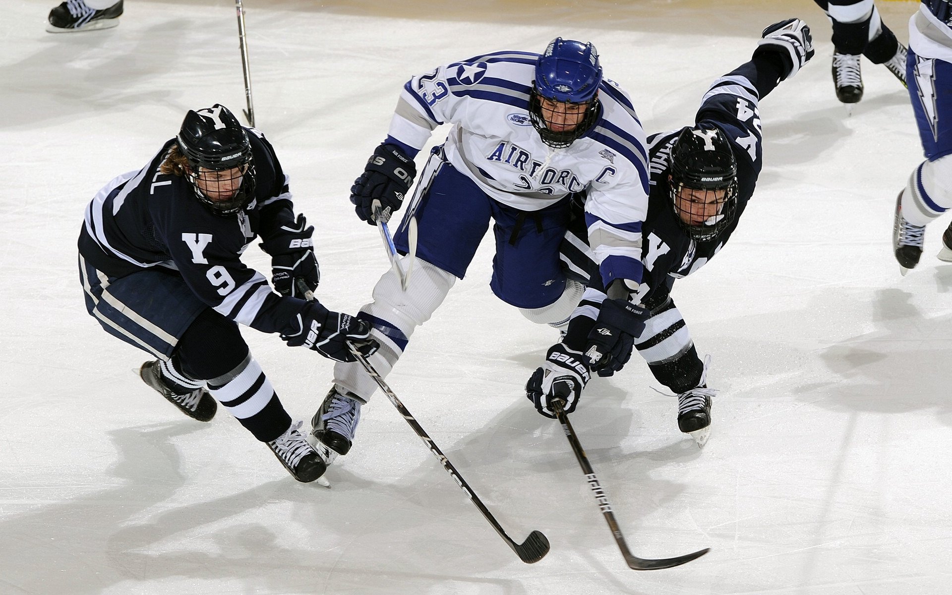 猛龙轻取尼克斯，米切尔扛起全队，展现领袖风范