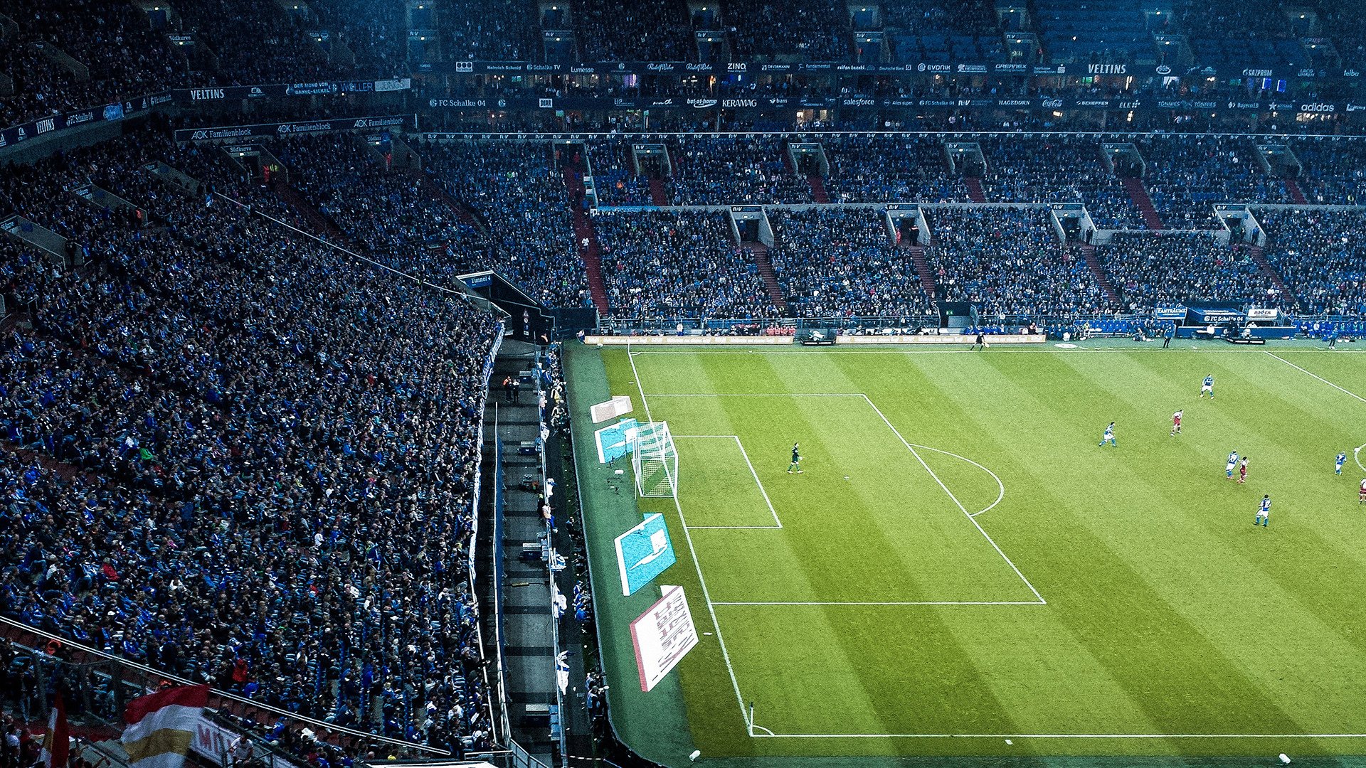 赛道上的逆袭，汉密尔顿扛起全队，雷诺轻取红牛